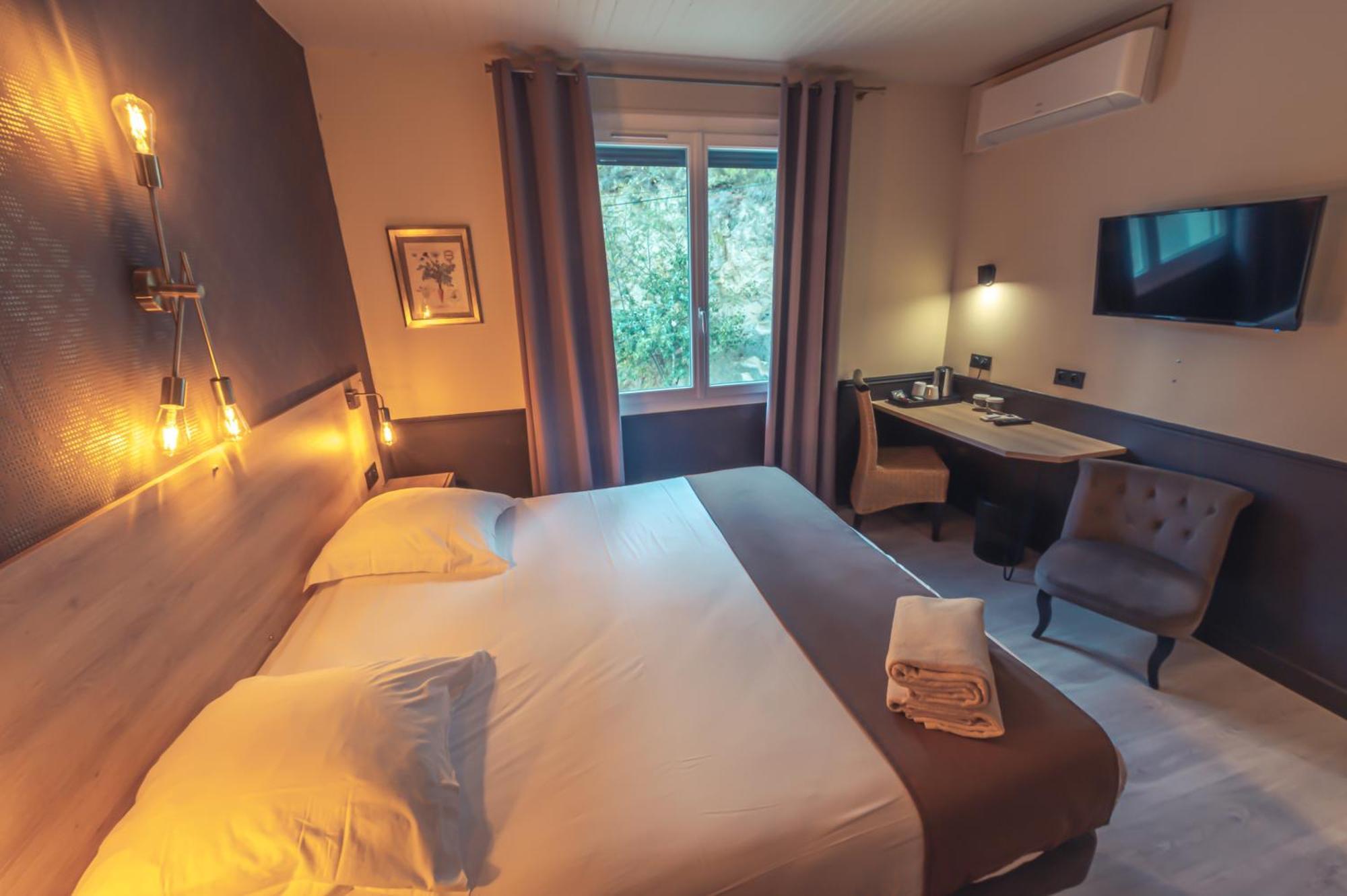 Logis Hotel Restaurant Le Plantevin Propiac Kültér fotó