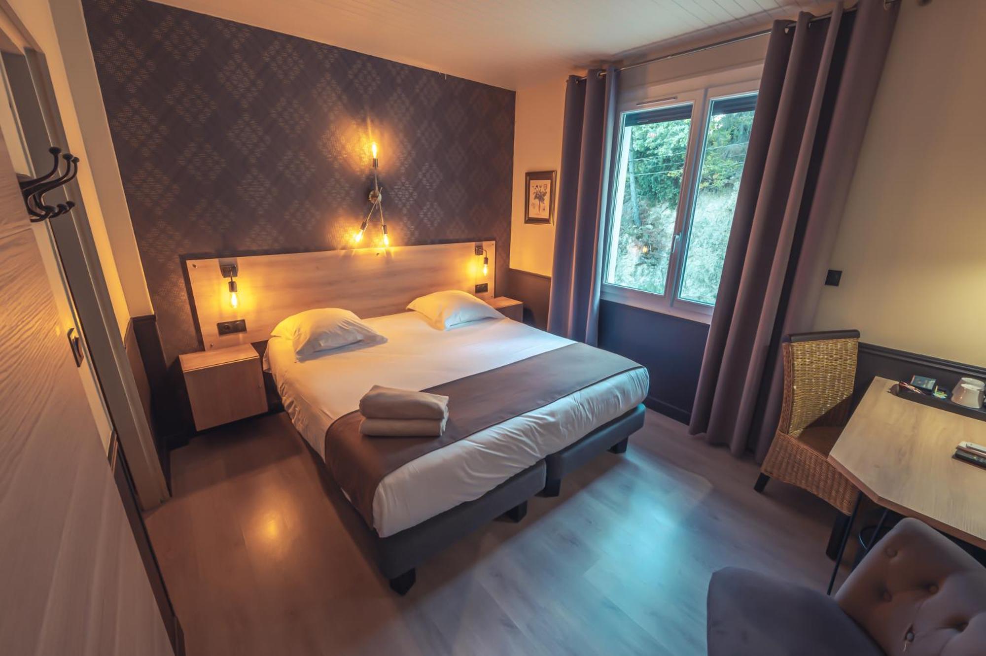 Logis Hotel Restaurant Le Plantevin Propiac Kültér fotó