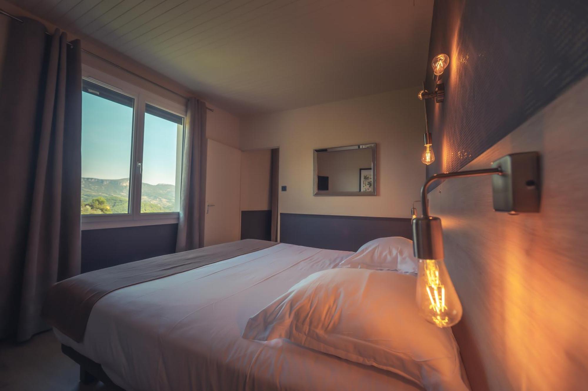 Logis Hotel Restaurant Le Plantevin Propiac Kültér fotó