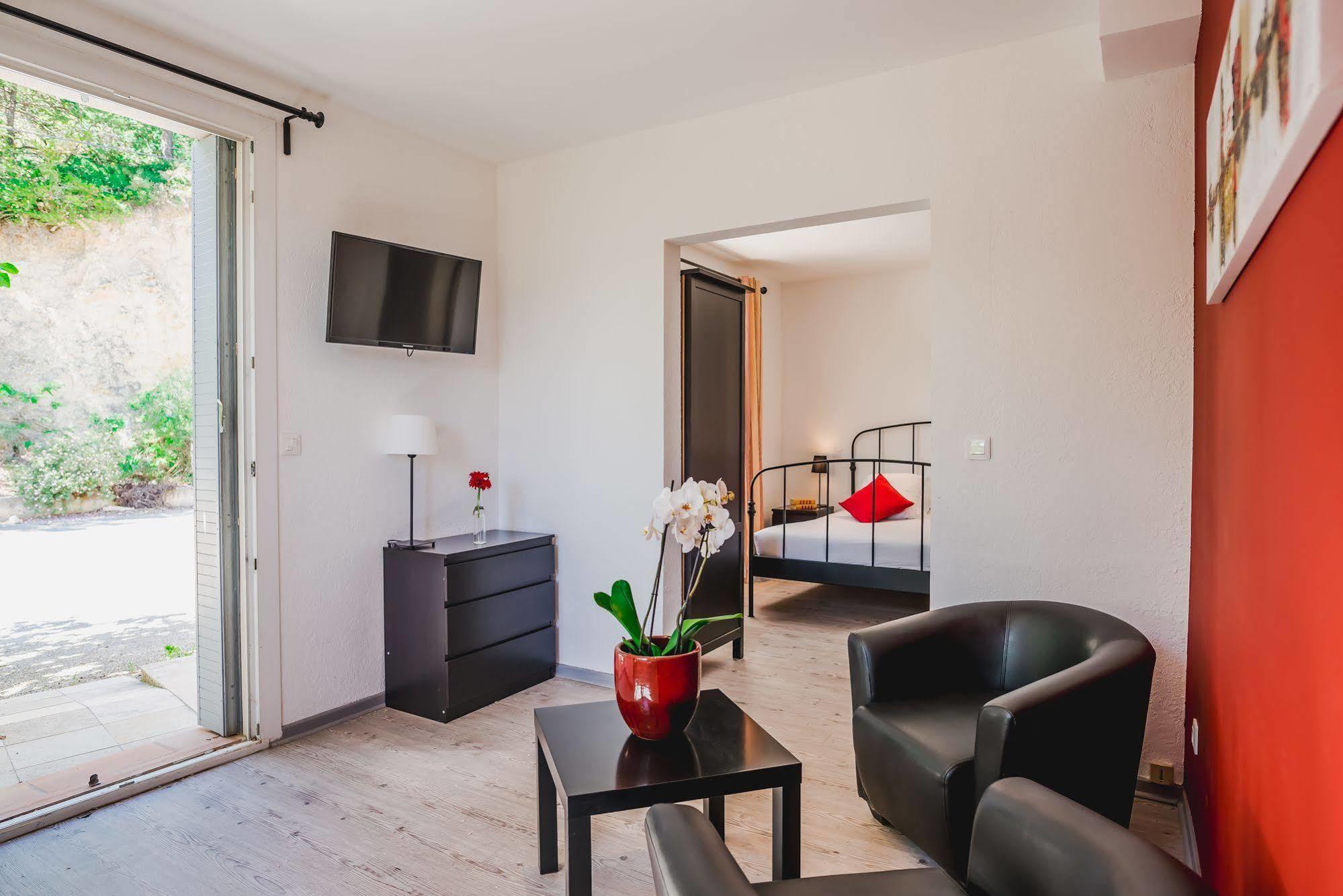 Logis Hotel Restaurant Le Plantevin Propiac Kültér fotó