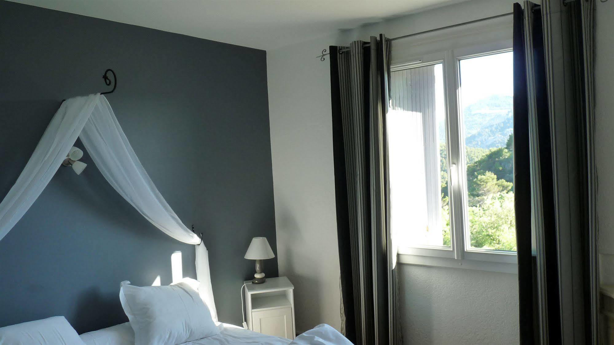 Logis Hotel Restaurant Le Plantevin Propiac Kültér fotó